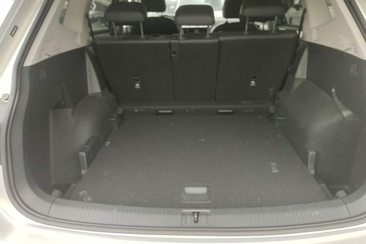 Used Volkswagen Tiguan L 2021 330TSI Automatic Two-Wheel Drive Smart Edition Trunk
