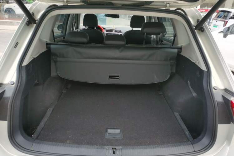 Used Volkswagen Tiguan L 2021 330TSI Automatic Two-Wheel Drive Smart Edition Trunk