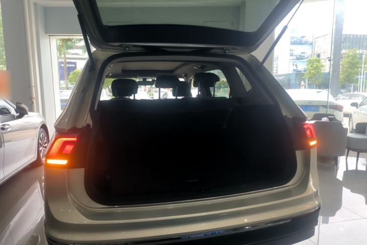 Used Volkswagen Tiguan L 2021 330TSI Automatic Two-Wheel Drive Smart Edition Trunk