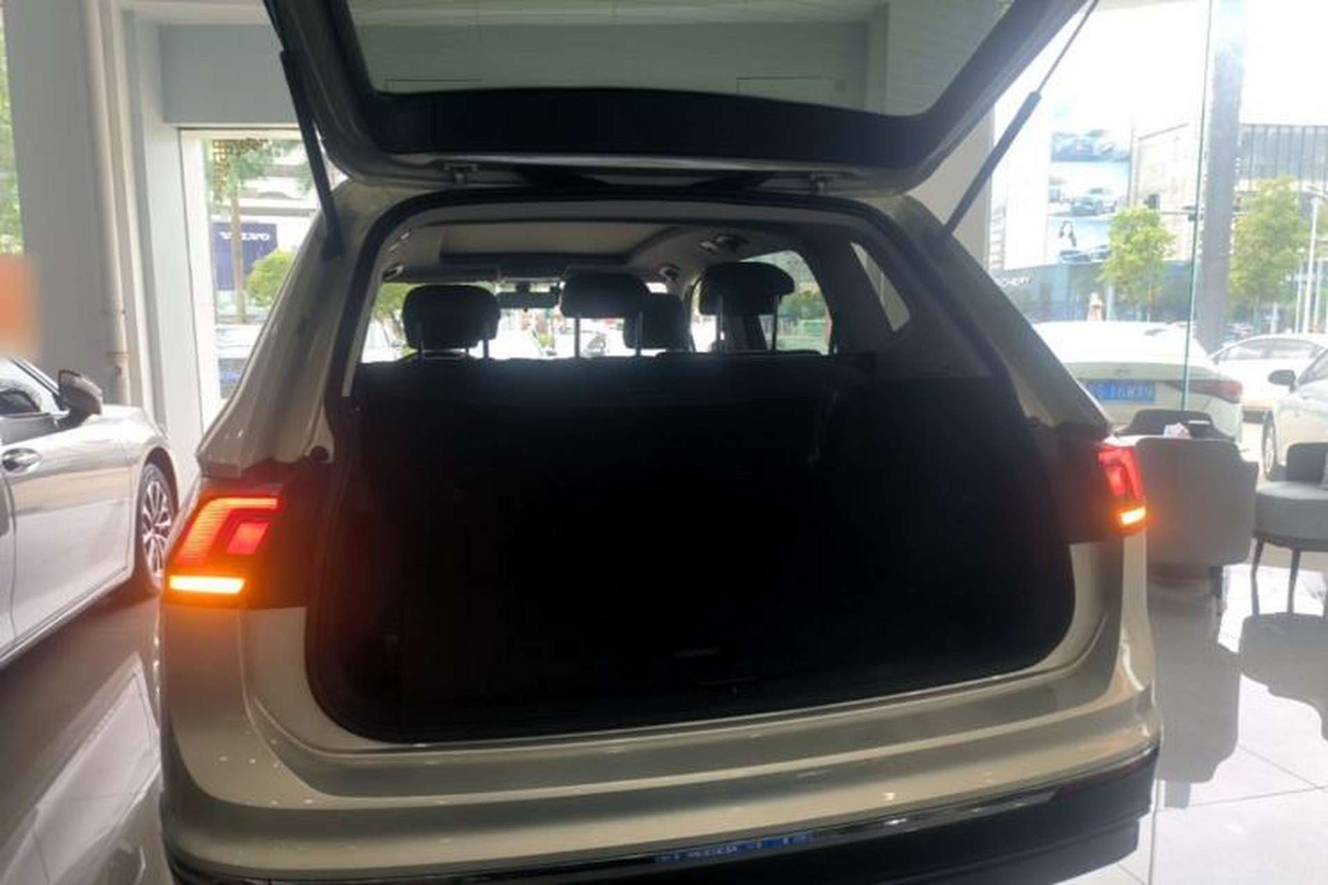Used Volkswagen Tiguan L 2021 330TSI Automatic Two-Wheel Drive Smart Edition Trunk