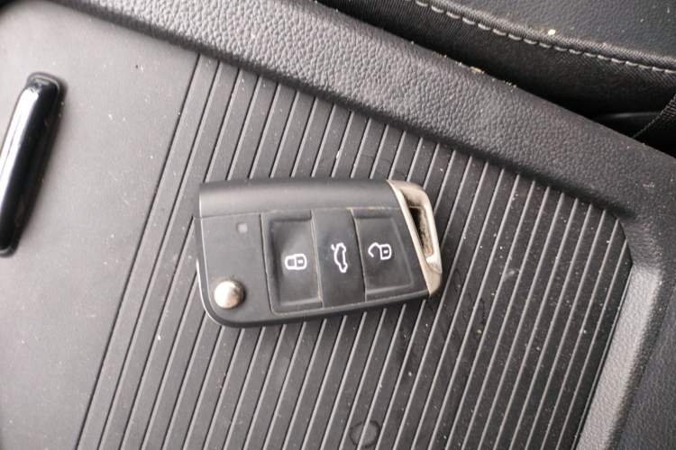 Used Volkswagen Tiguan L 2021 330TSI Automatic Two-Wheel Drive R-Line Flagship Edition Vehicle Key