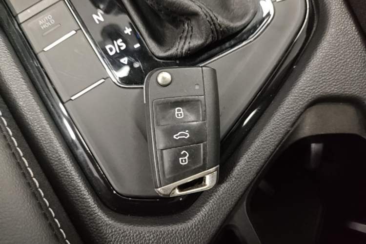 Used Volkswagen Tiguan L 2021 330TSI Automatic Two-Wheel Drive Smart Edition Vehicle Key