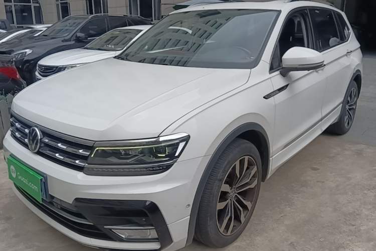 Used Volkswagen Tiguan L 2021 330TSI Automatic Two-Wheel Drive R-Line Flagship Edition Guazi used car, China used car export, Used car for sale, Used Volkswagen cars, Cheapest cars for sale