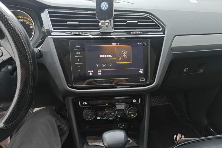 Used Volkswagen Tiguan L 2021 330TSI Automatic Two-Wheel Drive Smart Edition Audio And AC Panel