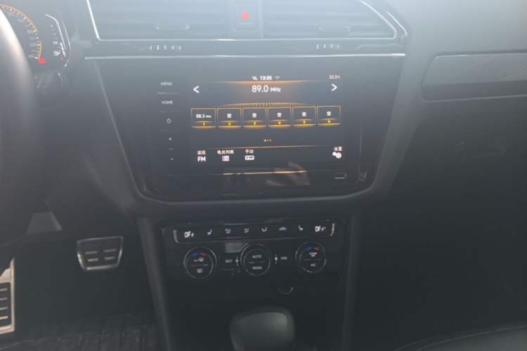 Used Volkswagen Tiguan L 2021 330TSI Automatic Two-Wheel Drive R-Line Enhanced Edition Audio And AC Panel