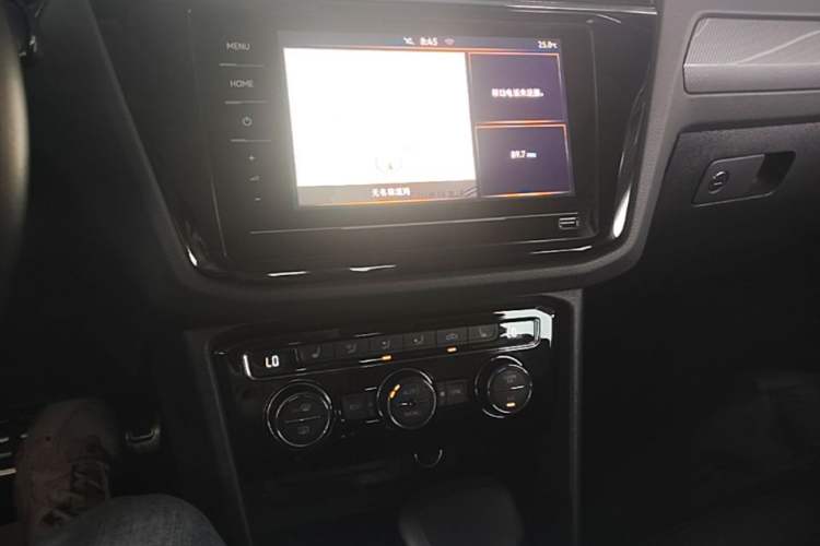 Used Volkswagen Tiguan L 2021 330TSI Automatic Two-Wheel Drive R-Line Enhanced Edition Audio And AC Panel