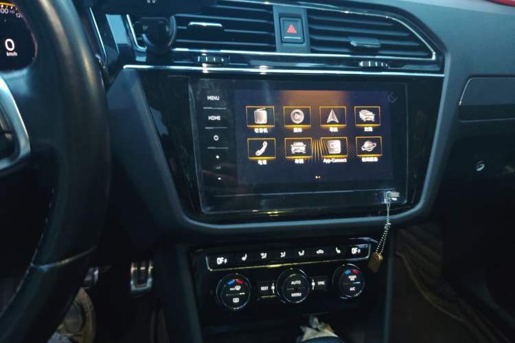 Used Volkswagen Tiguan L 2021 330TSI Automatic Two-Wheel Drive R-Line Enhanced Edition Audio And AC Panel