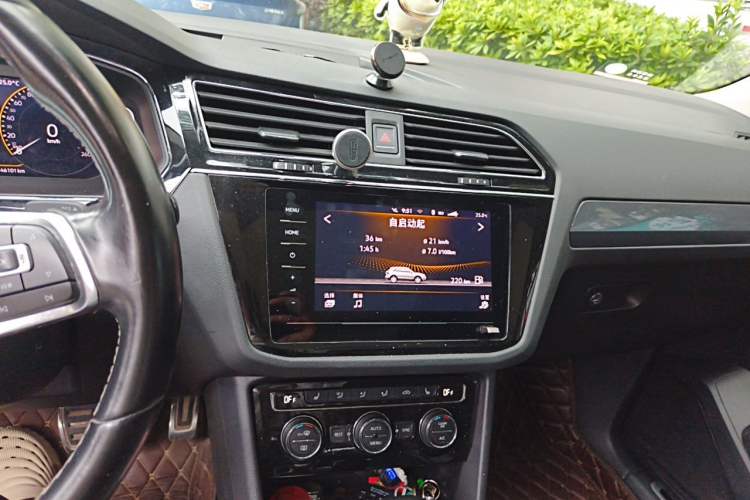 Used Volkswagen Tiguan L 2021 330TSI Automatic Two-Wheel Drive R-Line Enhanced Edition Audio And AC Panel