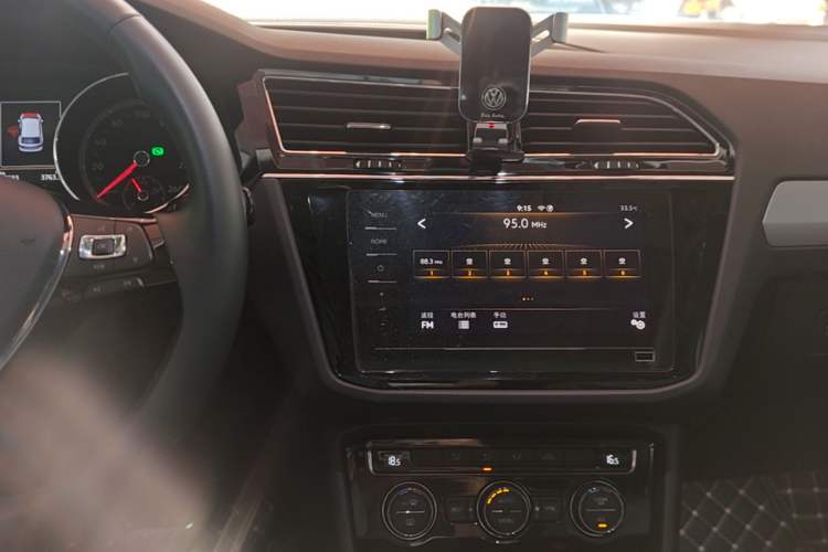 Used Volkswagen Tiguan L 2021 330TSI Automatic Two-Wheel Drive Smart Edition Audio And AC Panel
