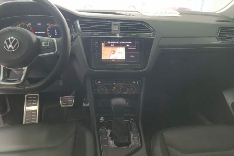 Used Volkswagen Tiguan L 2021 330TSI Automatic Two-Wheel Drive R-Line Enhanced Edition Audio And AC Panel