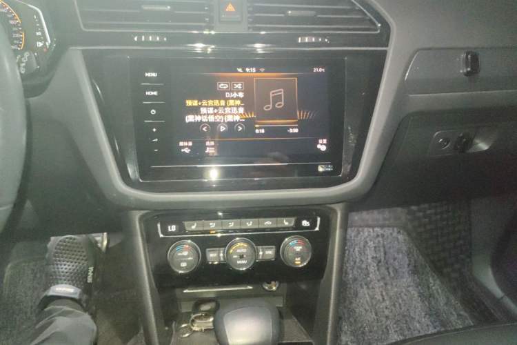 Used Volkswagen Tiguan L 2021 330TSI Automatic Two-Wheel Drive R-Line Enhanced Edition Audio And AC Panel