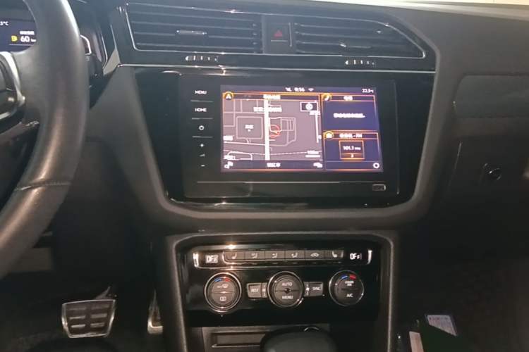 Used Volkswagen Tiguan L 2021 330TSI Automatic Two-Wheel Drive R-Line Enhanced Edition Audio And AC Panel