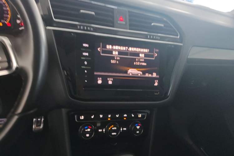 Used Volkswagen Tiguan L 2021 330TSI Automatic Two-Wheel Drive R-Line Enhanced Edition Audio And AC Panel