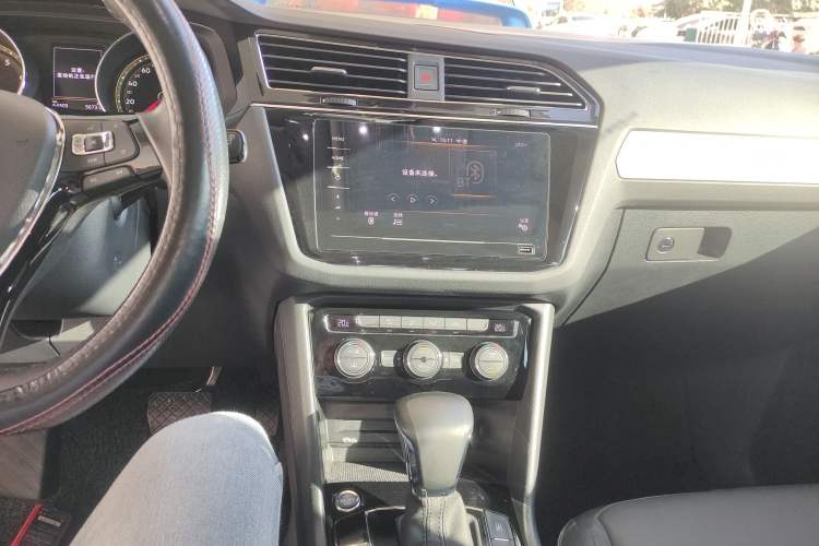 Used Volkswagen Tiguan L 2021 330TSI Automatic Two-Wheel Drive Smart Edition Audio And AC Panel