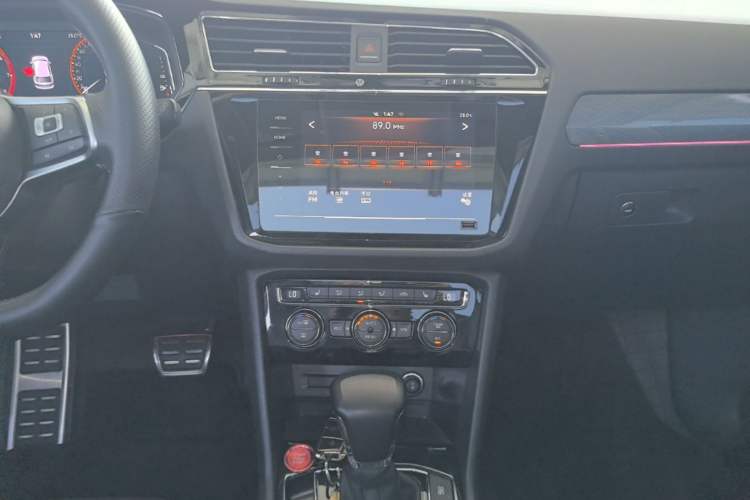 Used Volkswagen Tiguan L 2021 330TSI Automatic Two-Wheel Drive R-Line Flagship Edition Audio And AC Panel