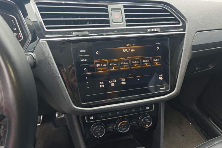 Used Volkswagen Tiguan L 2021 330TSI Automatic Two-Wheel Drive R-Line Enhanced Edition Audio And AC Panel
