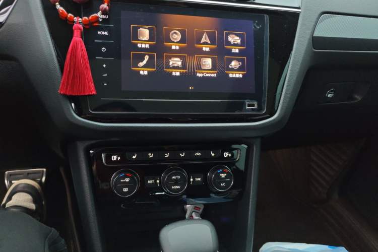 Used Volkswagen Tiguan L 2021 330TSI Automatic Two-Wheel Drive R-Line Enhanced Edition Audio And AC Panel