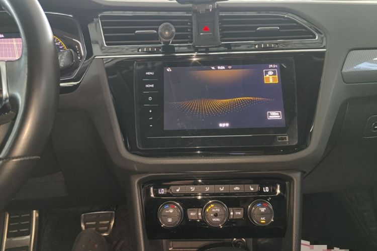 Used Volkswagen Tiguan L 2021 330TSI Automatic Two-Wheel Drive R-Line Enhanced Edition Audio And AC Panel