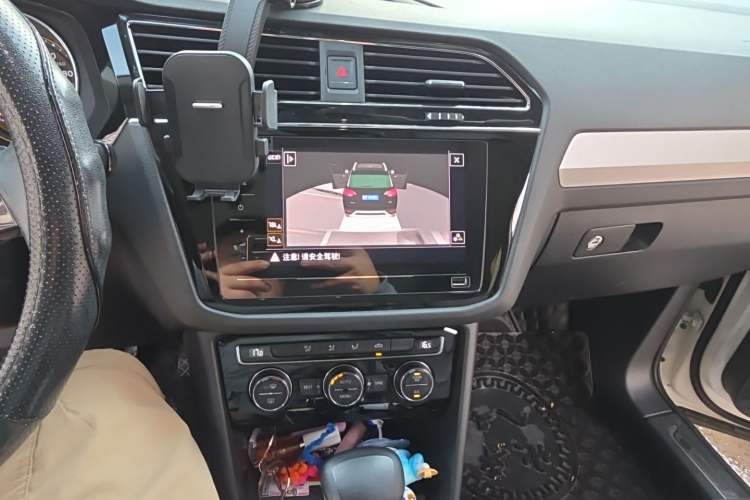 Used Volkswagen Tiguan L 2021 330TSI Automatic Two-Wheel Drive Smart Edition Audio And AC Panel