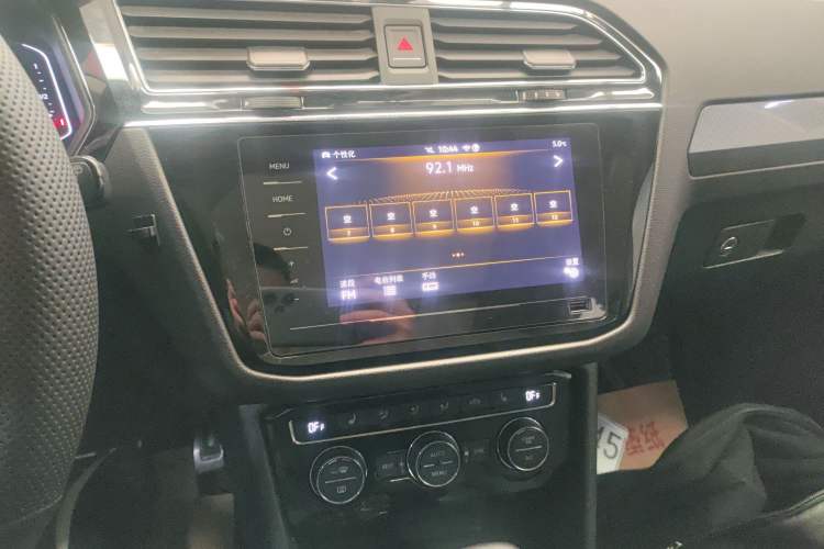 Used Volkswagen Tiguan L 2021 380TSI Automatic All-Wheel Drive R-Line Comfort Plus 7-Seater Audio And AC Panel