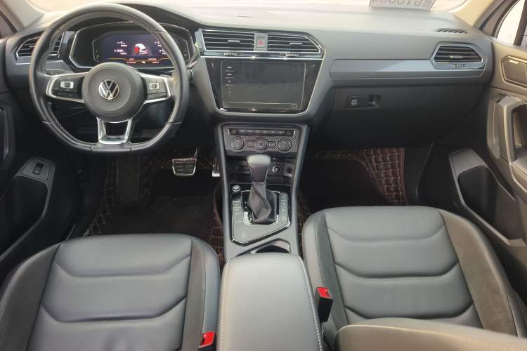Used Volkswagen Tiguan L 2021 330TSI Automatic Two-Wheel Drive R-Line Enhanced Edition Audio And AC Panel