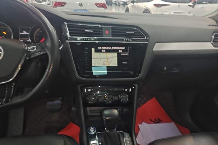 Used Volkswagen Tiguan L 2021 330TSI Automatic Two-Wheel Drive Smart Edition Audio And AC Panel