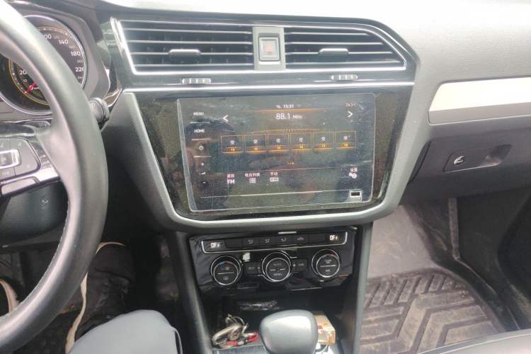 Used Volkswagen Tiguan L 2021 330TSI Automatic Two-Wheel Drive Smart Edition Audio And AC Panel
