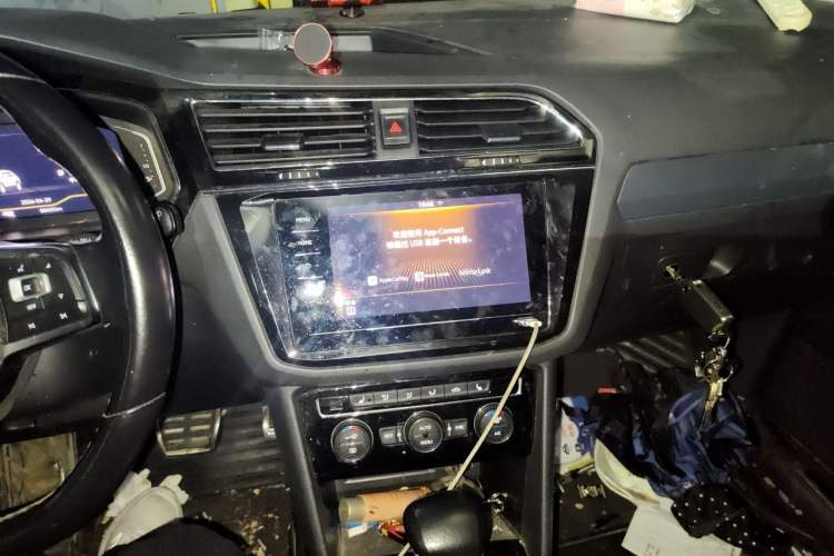 Used Volkswagen Tiguan L 2021 330TSI Automatic Two-Wheel Drive R-Line Enhanced Edition Audio And AC Panel