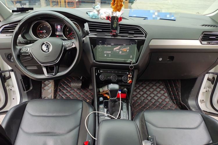 Used Volkswagen Tiguan L 2021 280TSI Automatic Two-Wheel Drive Smart Edition Center Console