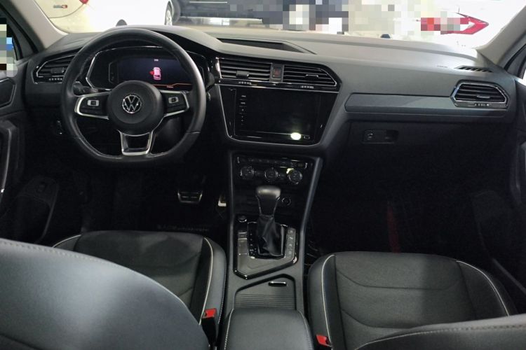 Used Volkswagen Tiguan L 2021 330TSI Automatic Two-Wheel Drive R-Line Flagship Edition Center Console