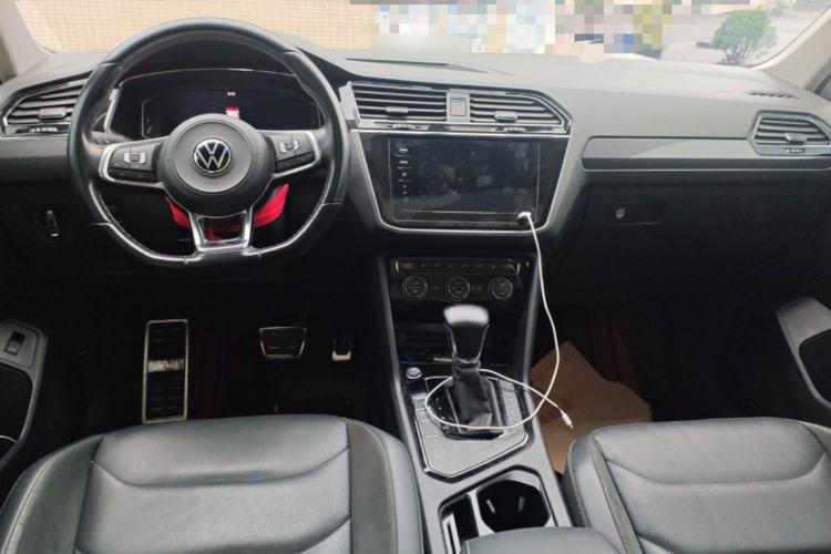 Used Volkswagen Tiguan L 2021 330TSI Automatic Two-Wheel Drive R-Line Enhanced Edition Center Console