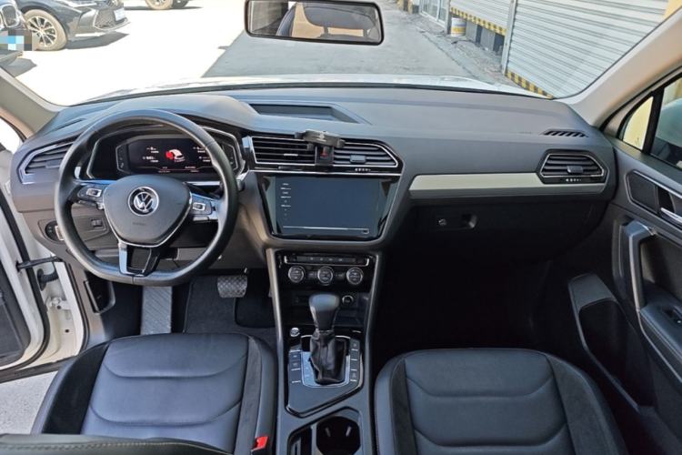 Used Volkswagen Tiguan L 2021 330TSI Automatic Two-Wheel Drive Smart Edition Center Console