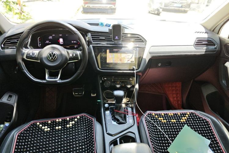 Used Volkswagen Tiguan L 2021 330TSI Automatic Two-Wheel Drive R-Line Enhanced Edition Center Console