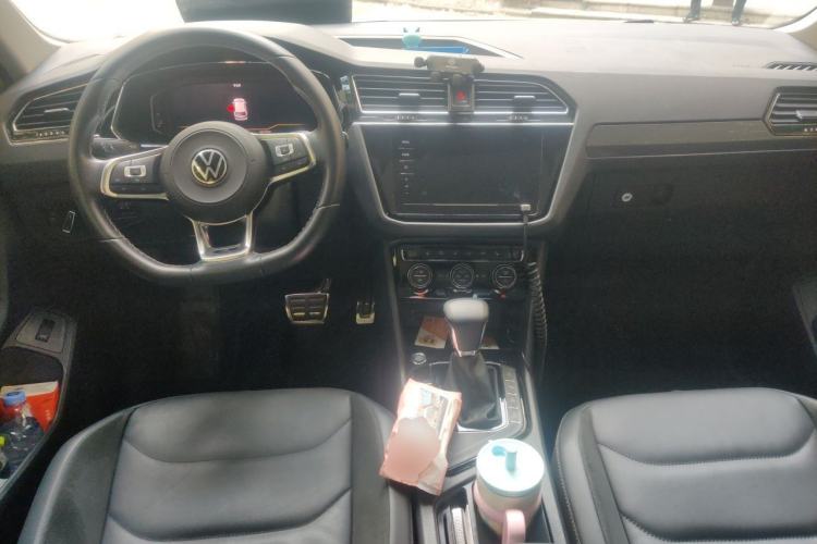 Used Volkswagen Tiguan L 2021 330TSI Automatic Two-Wheel Drive R-Line Enhanced Edition Center Console