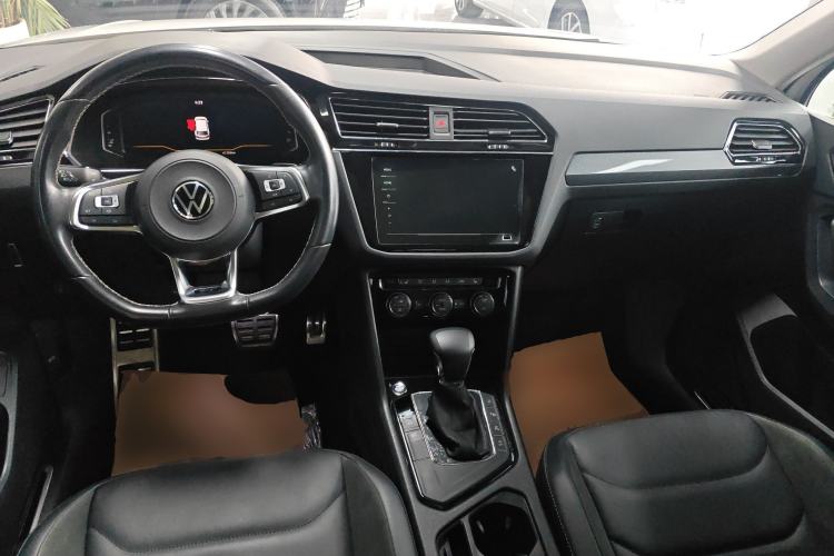 Used Volkswagen Tiguan L 2021 330TSI Automatic Two-Wheel Drive R-Line Enhanced Edition Center Console