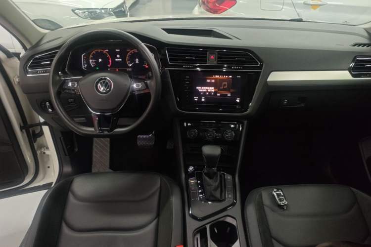 Used Volkswagen Tiguan L 2021 330TSI Automatic Two-Wheel Drive Smart Edition Center Console