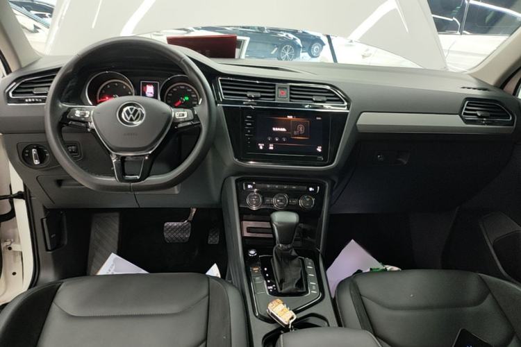 Used Volkswagen Tiguan L 2021 330TSI Automatic Two-Wheel Drive Smart Edition Center Console