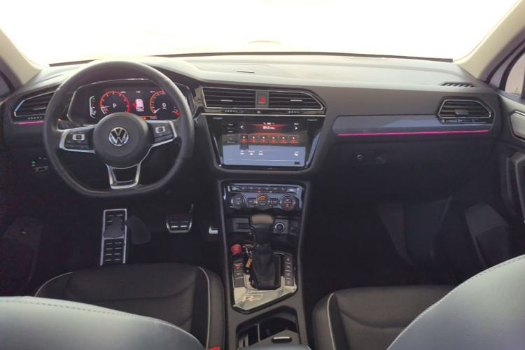 Used Volkswagen Tiguan L 2021 330TSI Automatic Two-Wheel Drive R-Line Flagship Edition Center Console