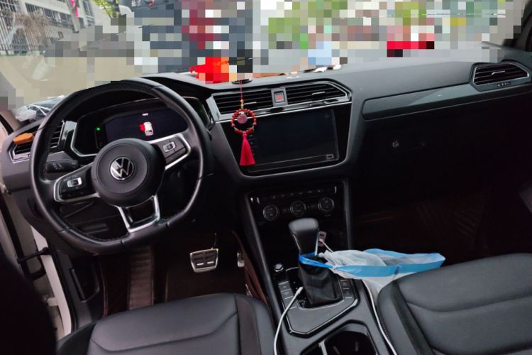 Used Volkswagen Tiguan L 2021 330TSI Automatic Two-Wheel Drive R-Line Enhanced Edition Center Console