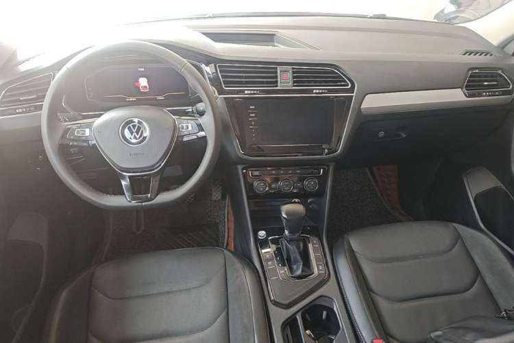 Used Volkswagen Tiguan L 2021 330TSI Automatic Two-Wheel Drive Smart Edition Center Console