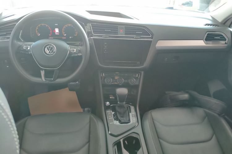 Used Volkswagen Tiguan L 2021 330TSI Automatic Two-Wheel Drive Smart Edition Center Console