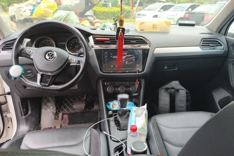 Used Volkswagen Tiguan L 2021 330TSI Automatic Two-Wheel Drive Smart Edition Center Console