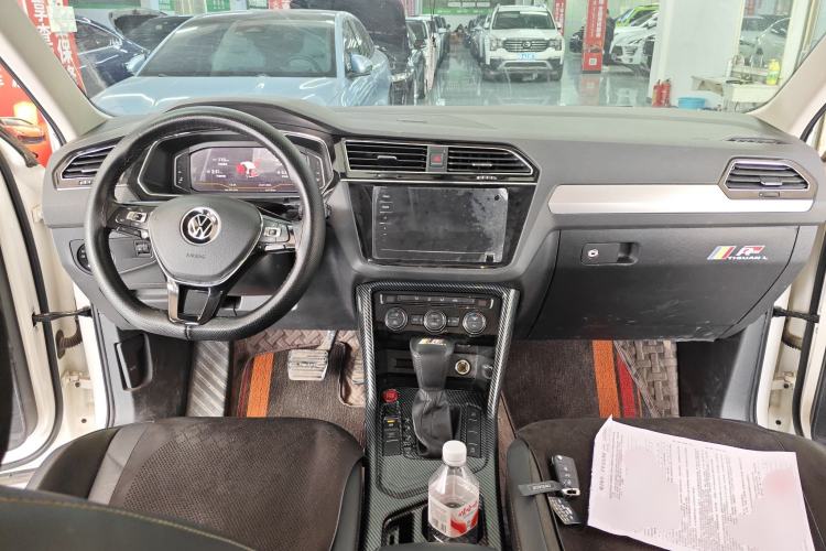 Used Volkswagen Tiguan L 2021 330TSI Automatic Two-Wheel Drive Smart Edition Center Console