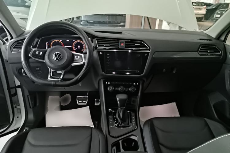 Used Volkswagen Tiguan L 2021 330TSI Automatic Two-Wheel Drive R-Line Enhanced Edition Center Console