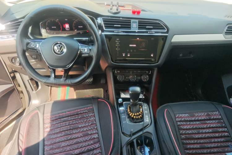 Used Volkswagen Tiguan L 2021 330TSI Automatic Two-Wheel Drive Smart Edition Center Console