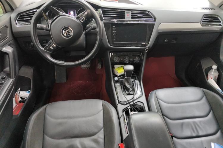 Used Volkswagen Tiguan L 2021 330TSI Automatic Two-Wheel Drive Smart Edition Center Console
