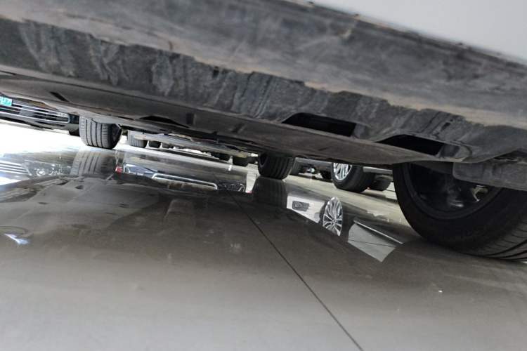 Used Volkswagen Tiguan L 2021 330TSI Automatic Two-Wheel Drive R-Line Flagship Edition Chassis Front