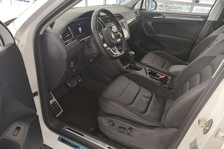 Used Volkswagen Tiguan L 2021 330TSI Automatic Two-Wheel Drive R-Line Enhanced Edition Driver Seat