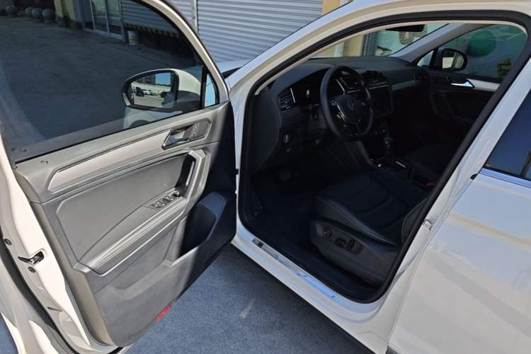 Used Volkswagen Tiguan L 2021 330TSI Automatic Two-Wheel Drive Smart Edition Driver Seat