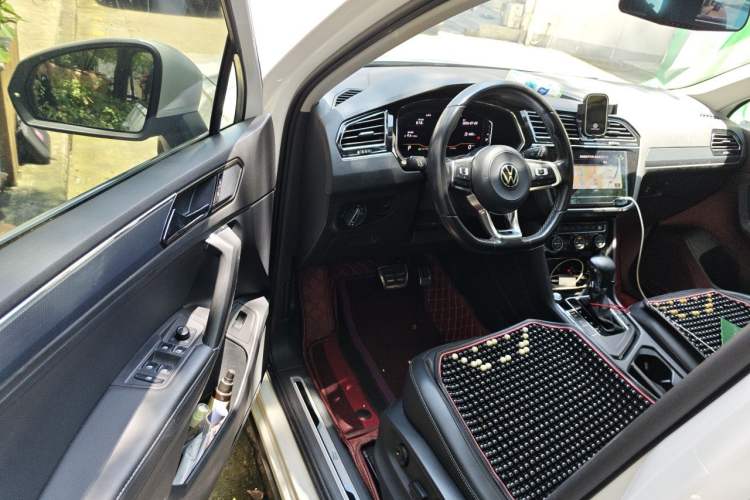 Used Volkswagen Tiguan L 2021 330TSI Automatic Two-Wheel Drive R-Line Enhanced Edition Driver Seat